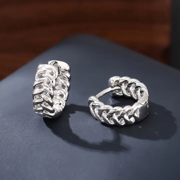 ✨Zara Adeline Braided Silver Huggie Earrings - Picture 2 of 3